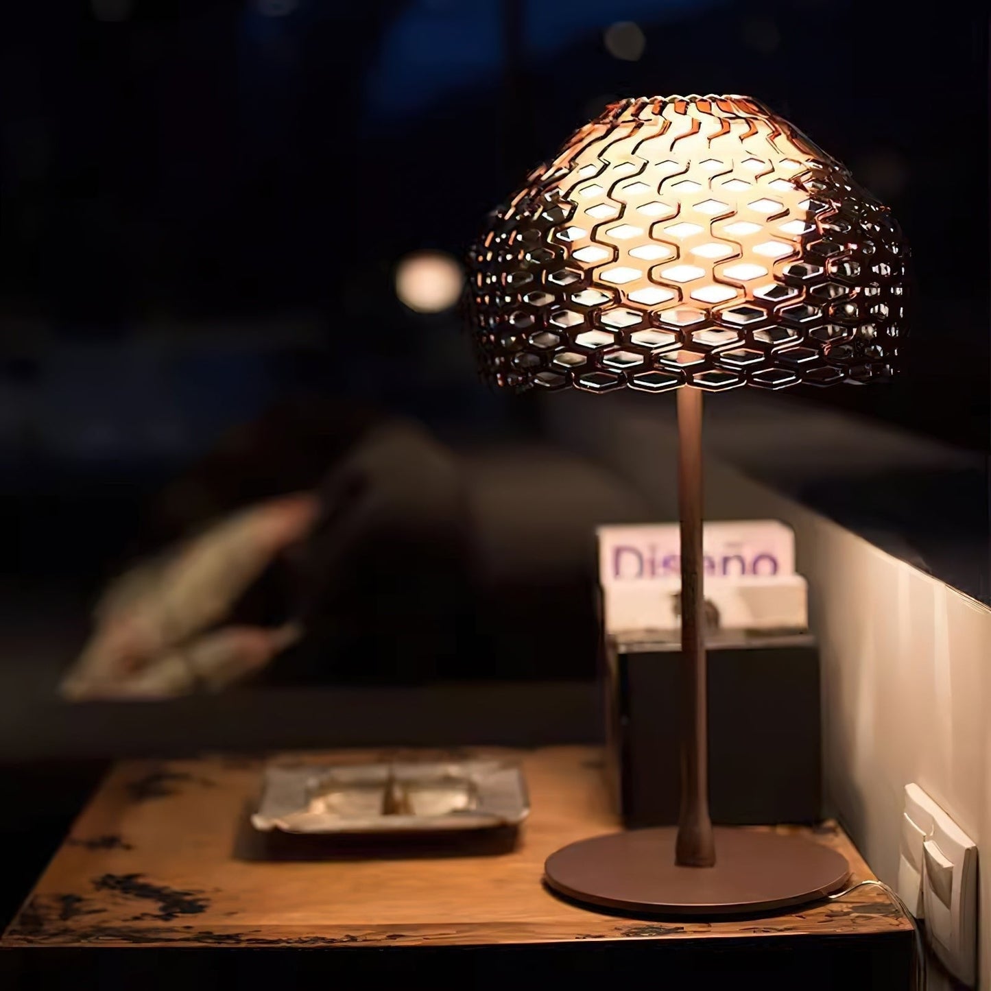 Helios Shell Table Lamp