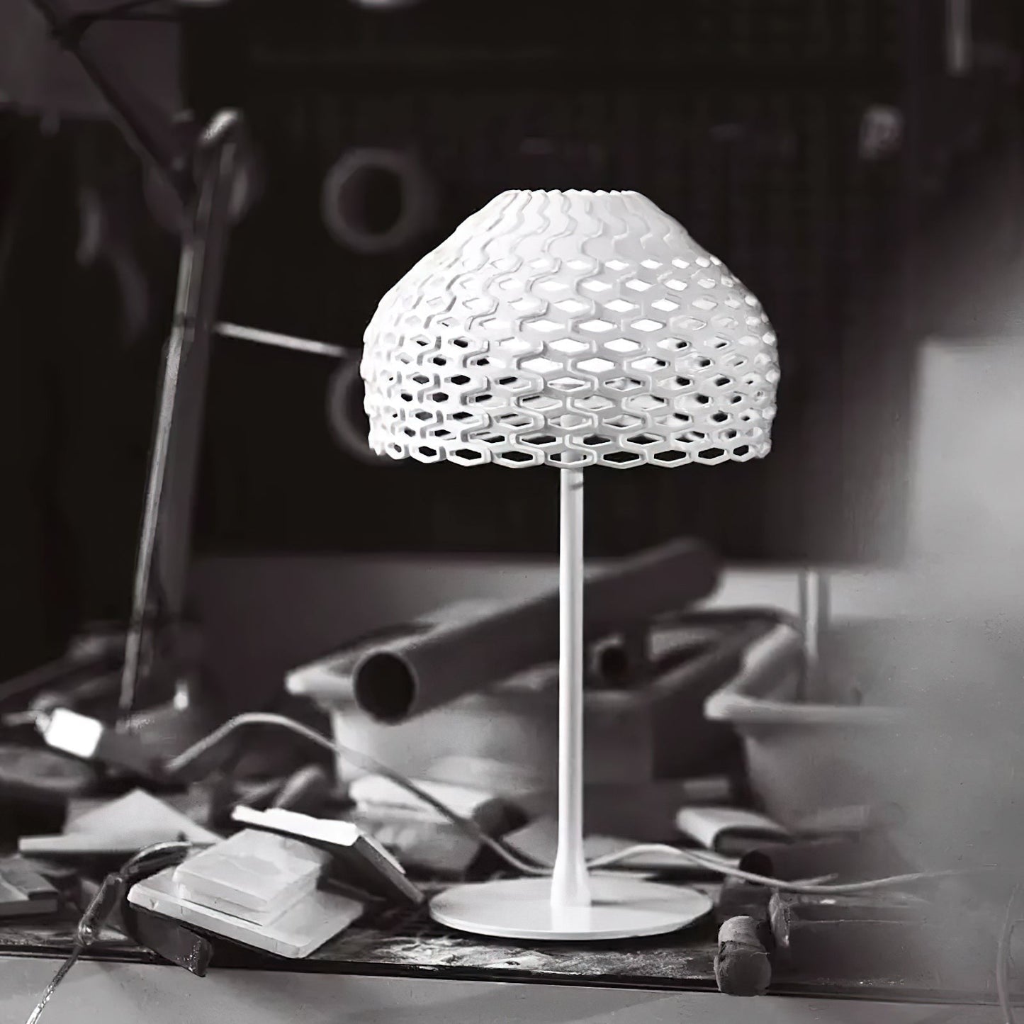 Helios Shell Table Lamp