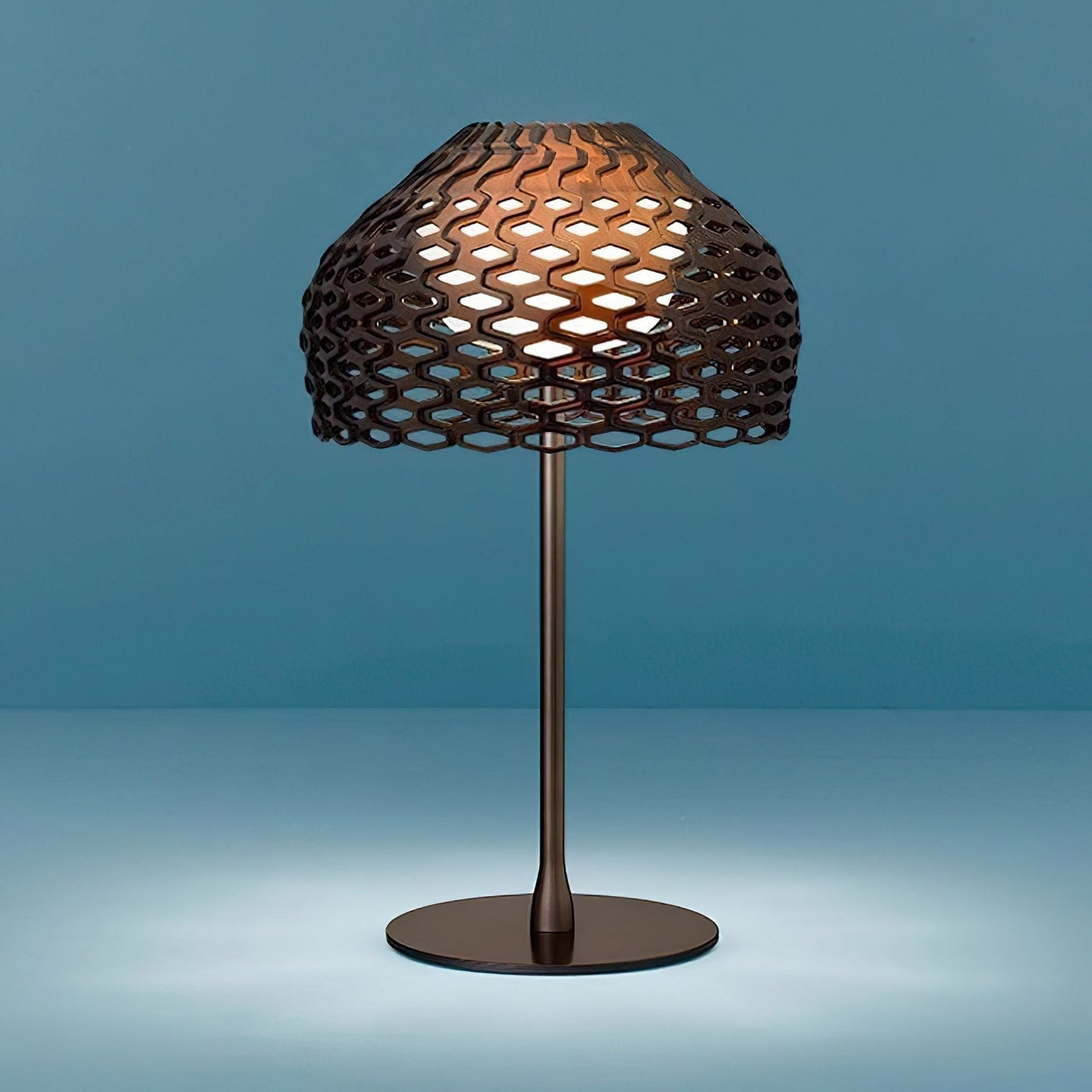 Helios Shell Table Lamp