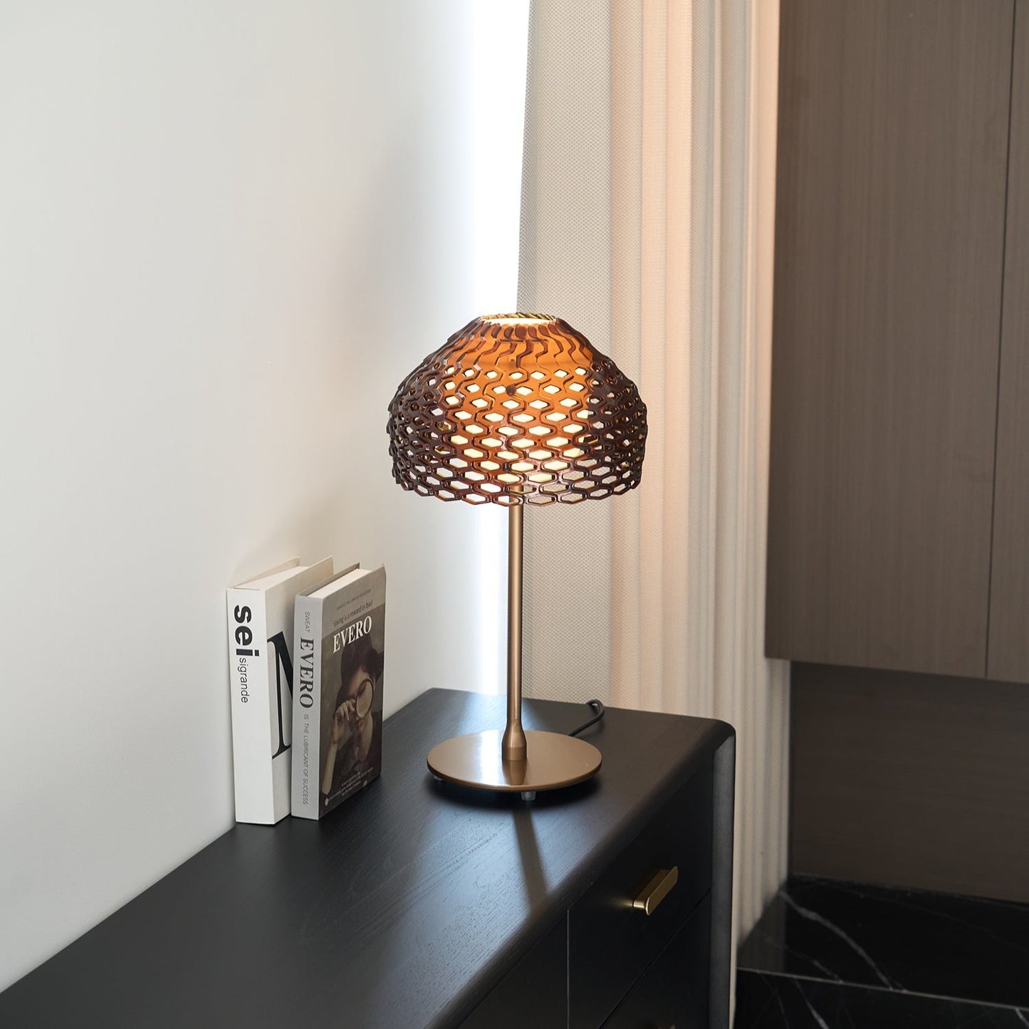 Helios Shell Table Lamp